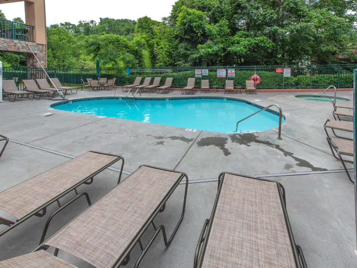 City Bear, 2Br, Pool, Spa, Downtown Gatlinburg, Sleeps 6 Appartement Buitenkant foto