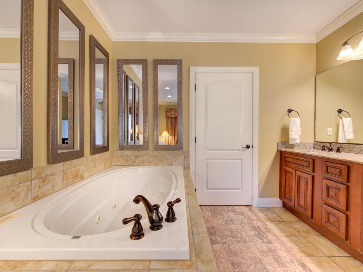 City Bear, 2Br, Pool, Spa, Downtown Gatlinburg, Sleeps 6 Appartement Buitenkant foto