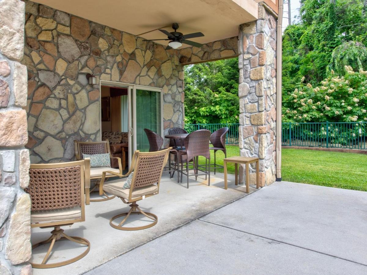 City Bear, 2Br, Pool, Spa, Downtown Gatlinburg, Sleeps 6 Appartement Buitenkant foto